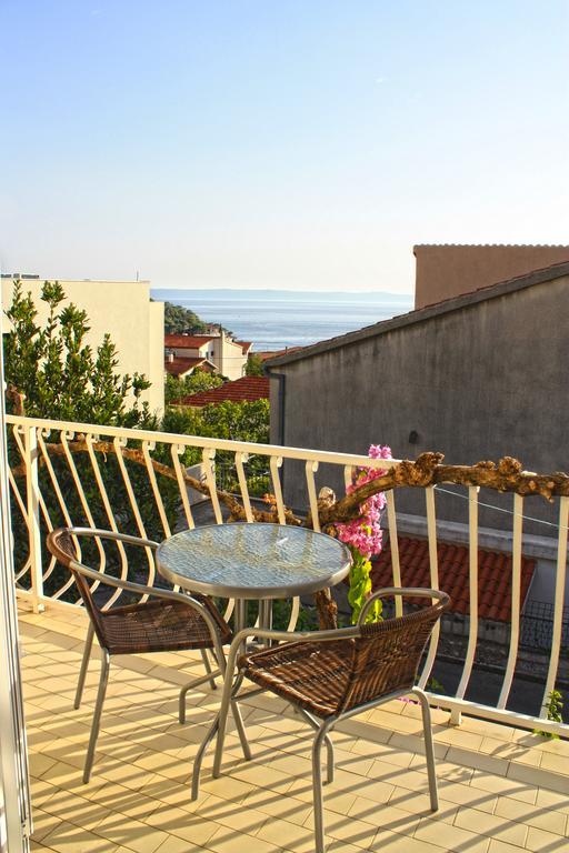 Bougainvillea Apartments Макарска Экстерьер фото